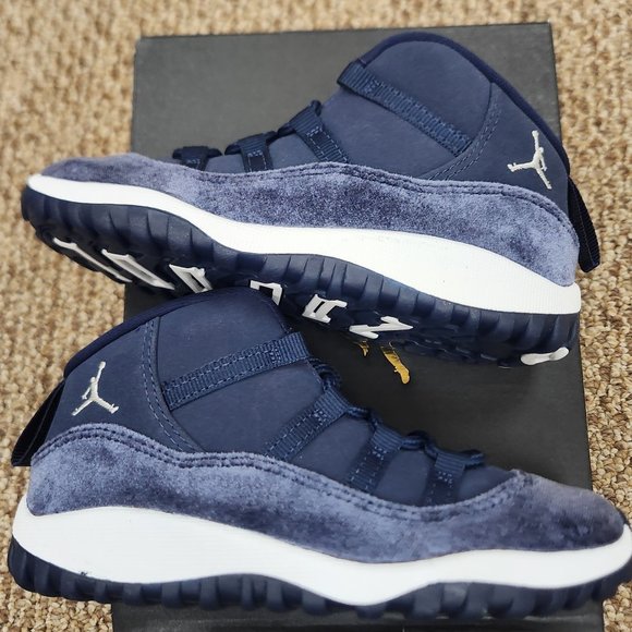 Air Jordan 11 Retro "Midnight Navy" - Picture 1 of 7